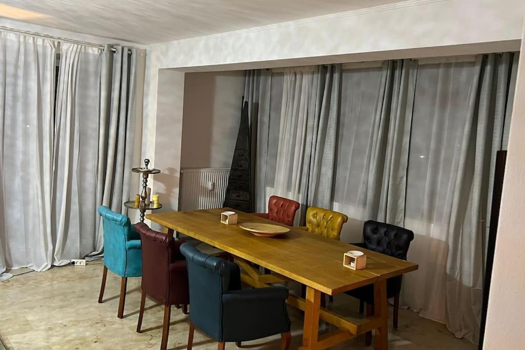 Ein Charmanter Zweifamilienhaus Berlin Bilik gambar